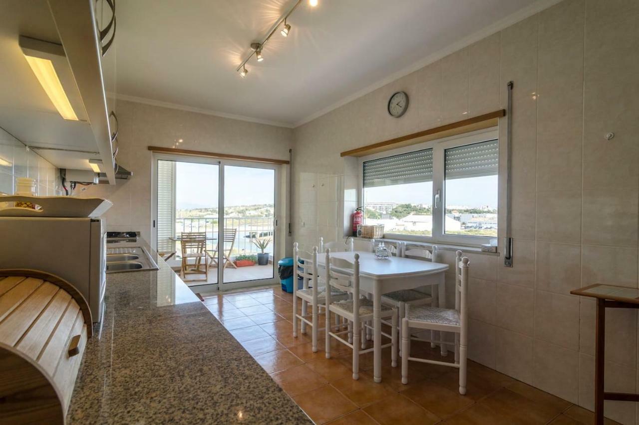 Marina And Atlantic Ocean View Apartment Lagos Exterior photo