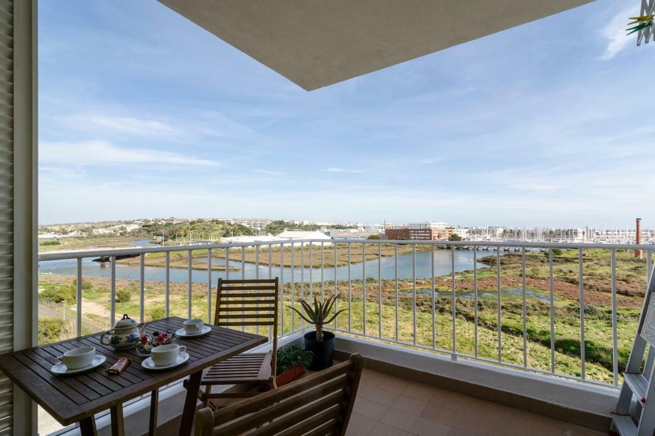 Marina And Atlantic Ocean View Apartment Lagos Exterior photo